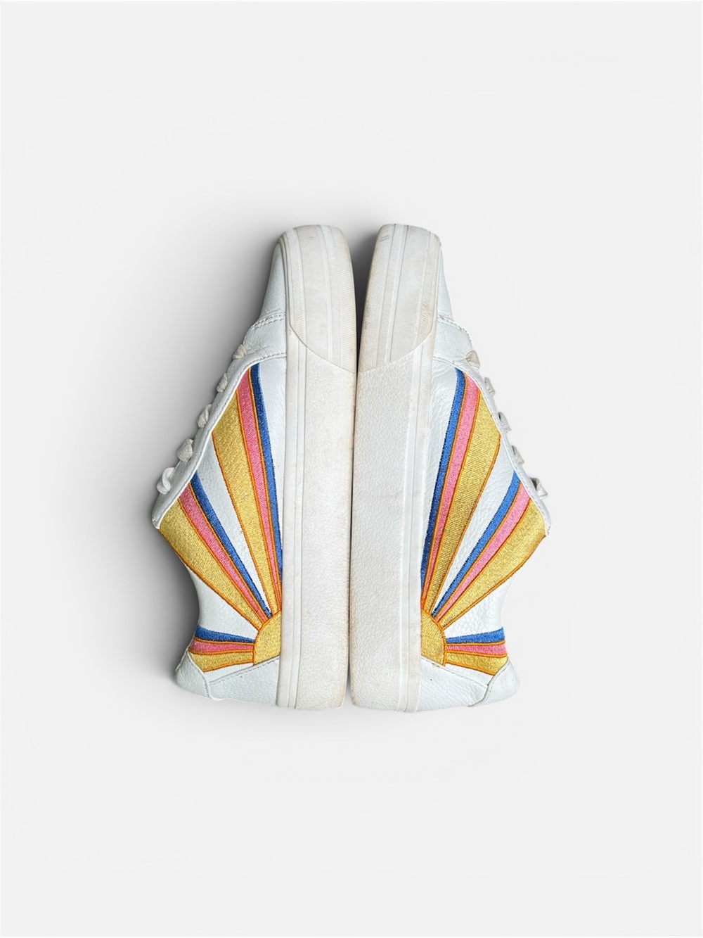 Gianni Bini "Day Dreamin" Rainbow White Leather Sneaker in White Sz 6 1/2 - Picture 4 of 9